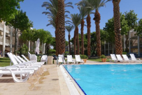 2-bdr With view and pool